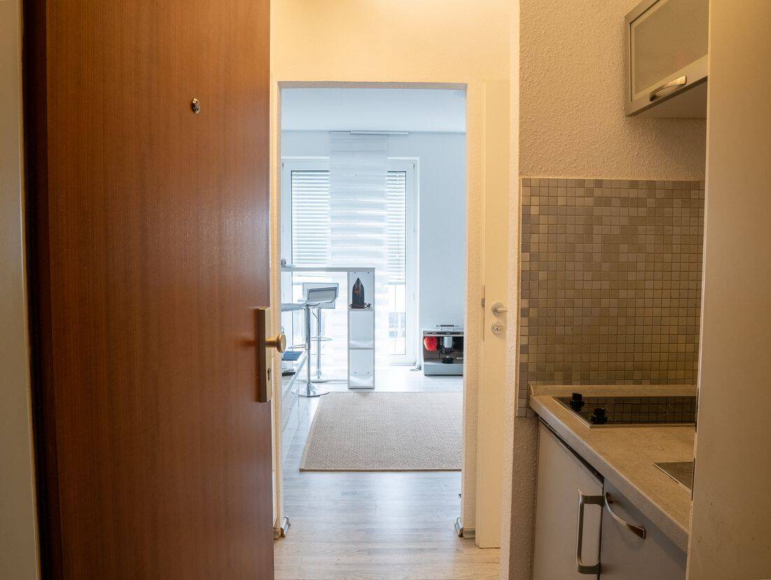 Voll-Möbliertes Studio in Innenstadtnähe / fully furnished studio – Düsseldorf – Vorschaubild 6