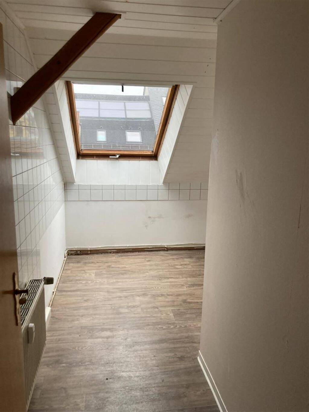 DG 4-Zimmer Maisonette mit Laminat und Südbalkon in zentraler Lage!!! – Chemnitz – Vorschaubild 6