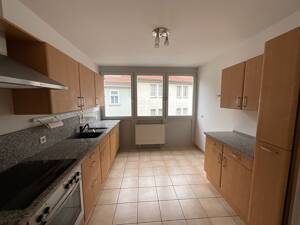 Perle in der Erfurter Altstadt: Reihenhaus mit 3 Balkonen und Garage – Herrmannsplatz 13, 99084 Erfurt – Vorschaubild 3
