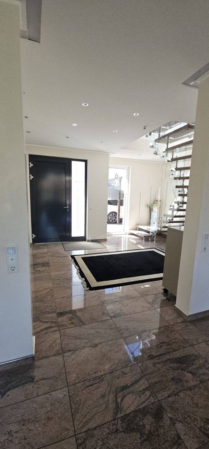 Exklusives Einfamilienhaus mit Swimmingpool und Boardinghouse (6 WE), Montagehalle im Gewerbegebiet – Bielefeld – Vorschaubild 6