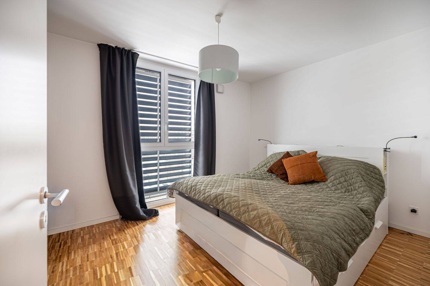 ??? Modernes Penthouse Mitten in Mitte - Strahlende 4 Zi Neubau-Whg mit Terrasse, Panoramablick & TG – Berlin – Vorschaubild 9