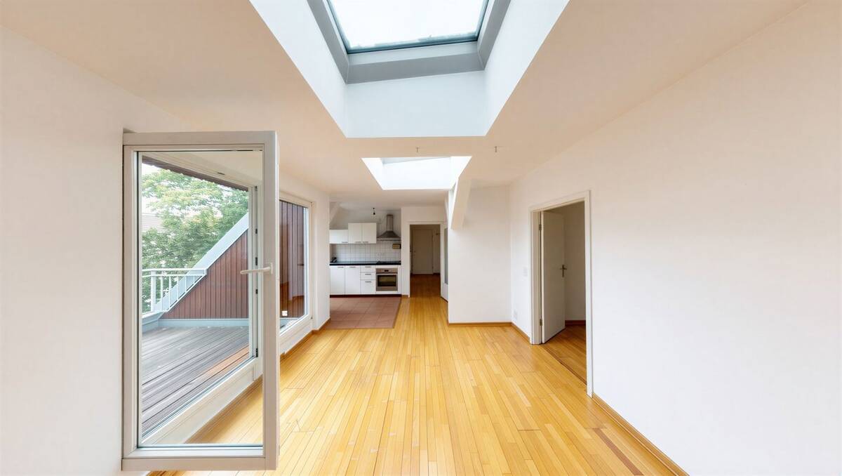 Großzügige Wohnung mit Dachterrasse, Einbauküche & 2 Tiefgaragenstellplätzen – 13189 Berlin – Bild 1 von 8