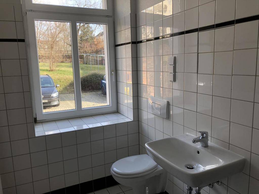 Großzügige 3-Raum-Wohnung mit Tageslichtbad – Chemnitz – Vorschaubild 3