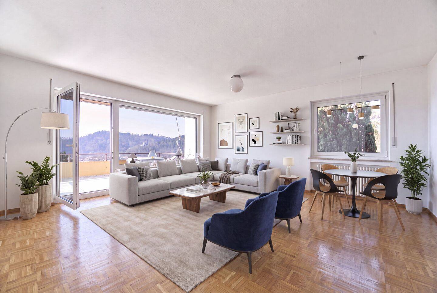 Ein Ausblick zum Verlieben: Stilvolle 3-Zimmer-Wohnung mit Balkon & Garage in 79183 Waldkirch