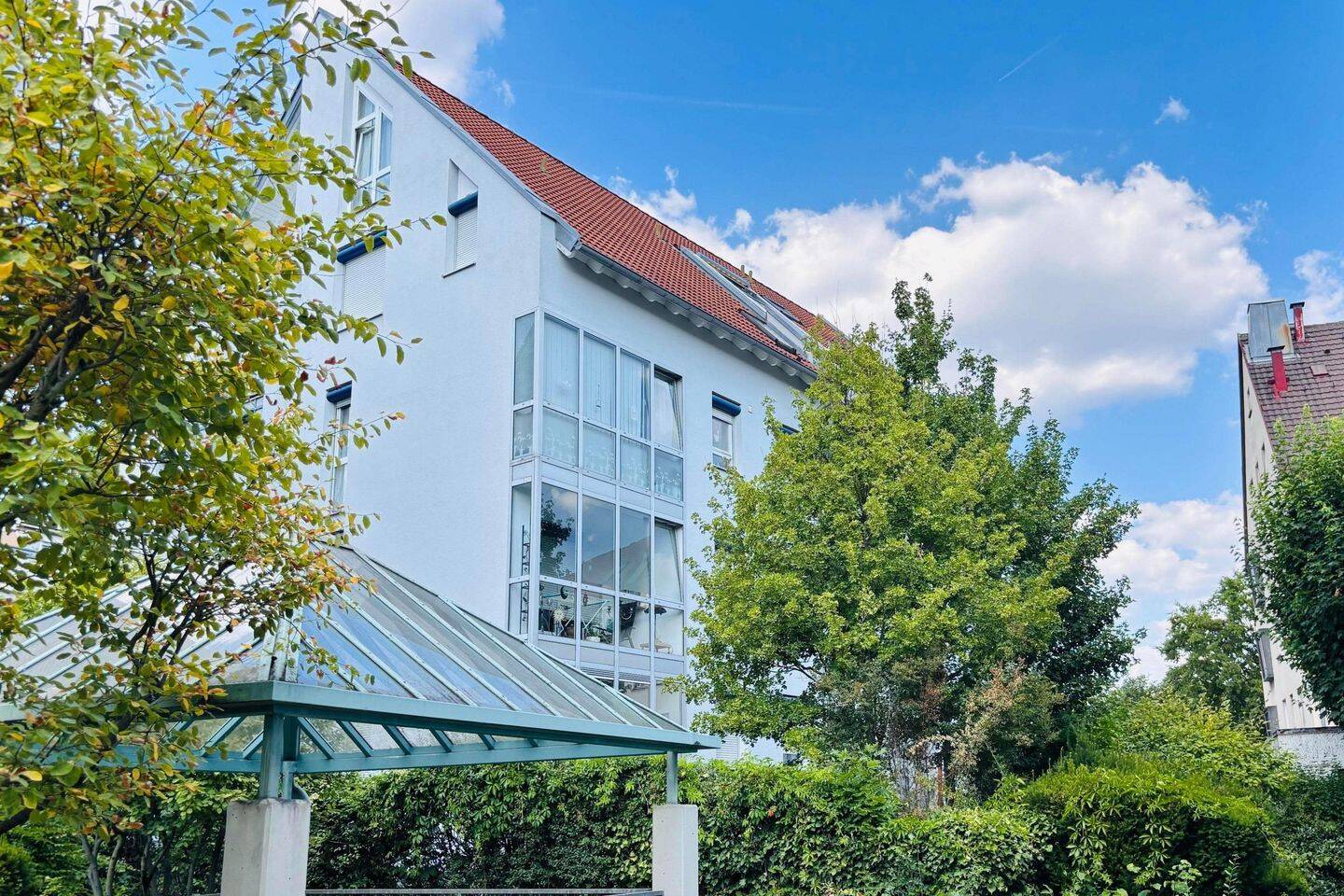 Ansprechende 2 ½-Zimmer-Maisonette-Wohnung mit Balkon in toller Lage