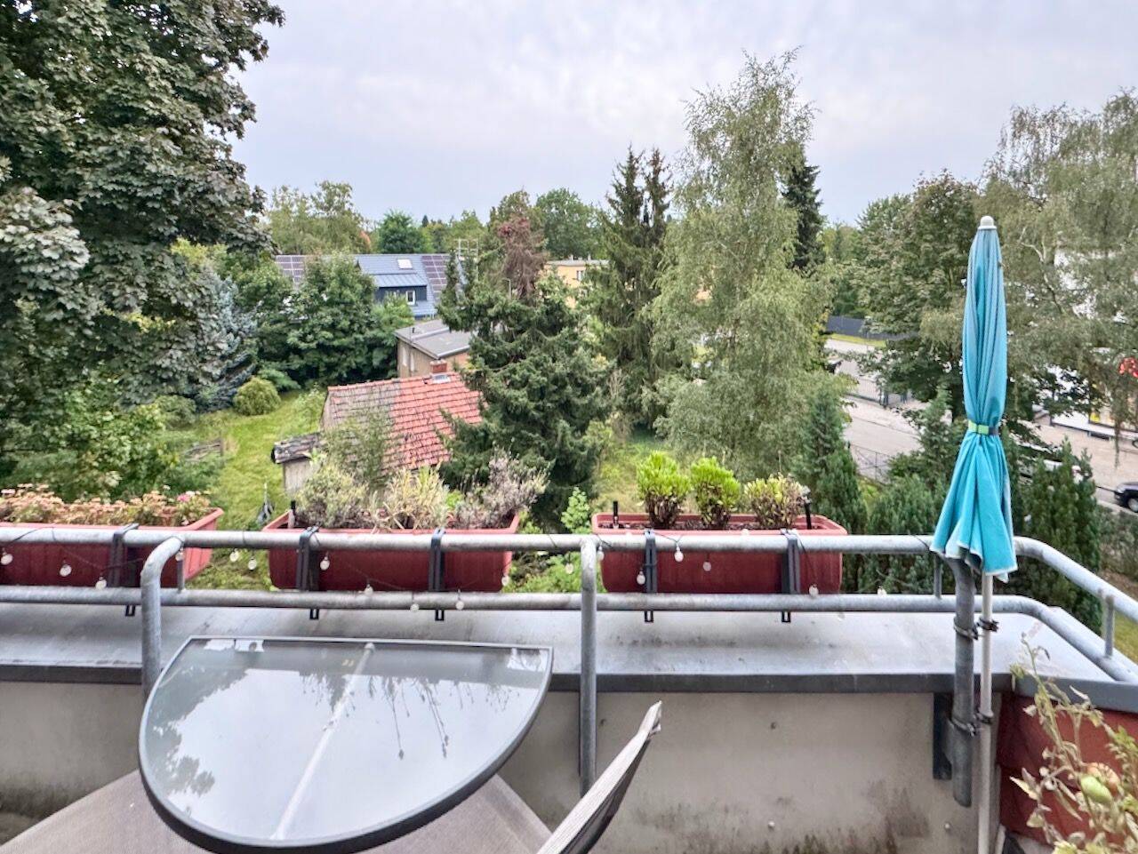 SONNIGE TERRASSE - MIT FAHRSTUHL & TIEFGARAGEN-STELLPLATZ - ZUR ZEIT VERMIETET – Berlin – Vorschaubild 3