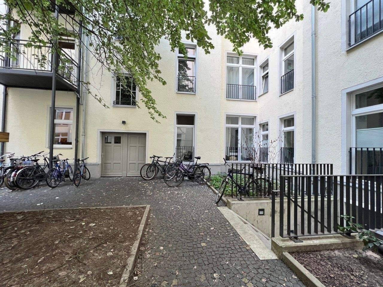 ATTRAKTIVER ALTBAU NÄHE VOLKSPARK FRIEDRICHSHAIN - IM SCHÖNEN BÖTZOWVIERTEL - ZUR ZEIT VERMIETET – Berlin – Vorschaubild 6