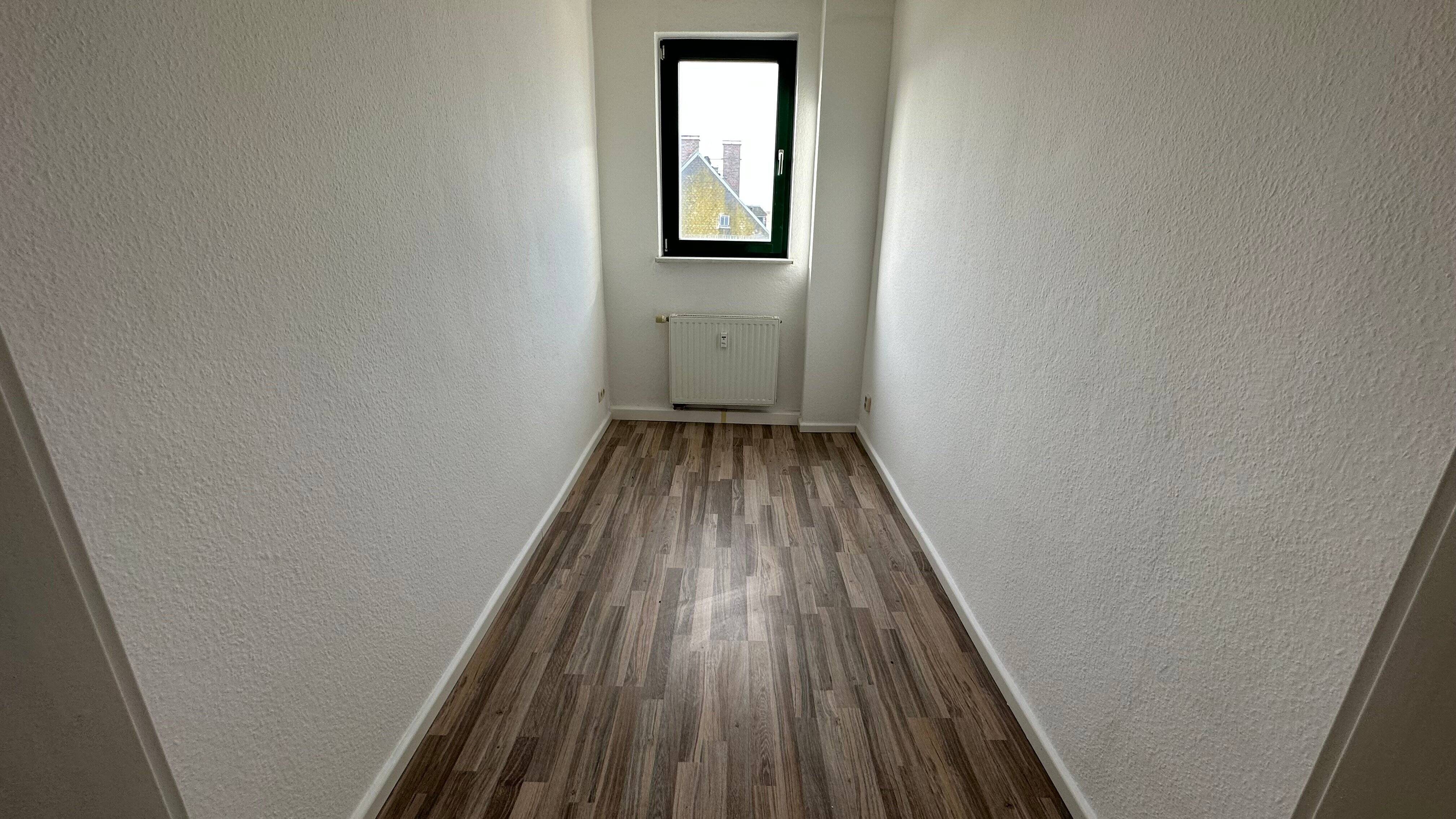 1. Monat kaltmietfrei - EBK möglich - Bad mit Fenster – Chemnitz – Vorschaubild 5
