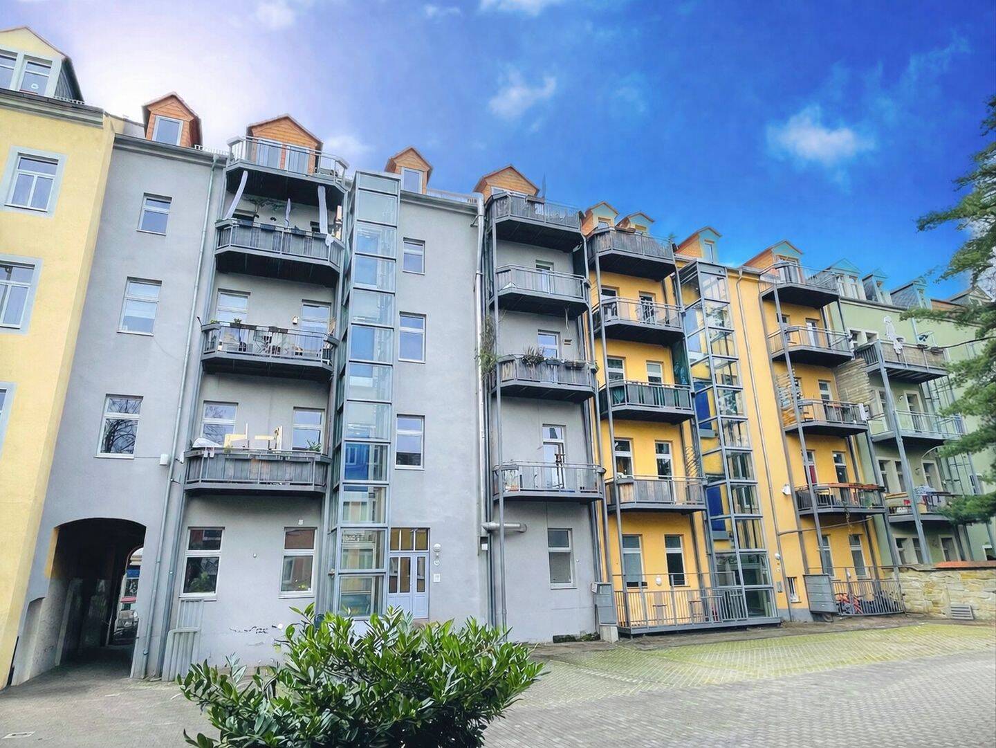 Hier können Sie weit blicken! 3-Raum-Dachgeschosswohnung mit traumhaftem Ausblick über die Stadt