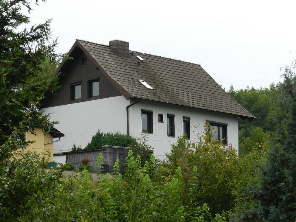Einfamilienhaus mit Doppelgarage und Blick über Saalfeld – Saalfeld/Saale – Bild 1 von 9
