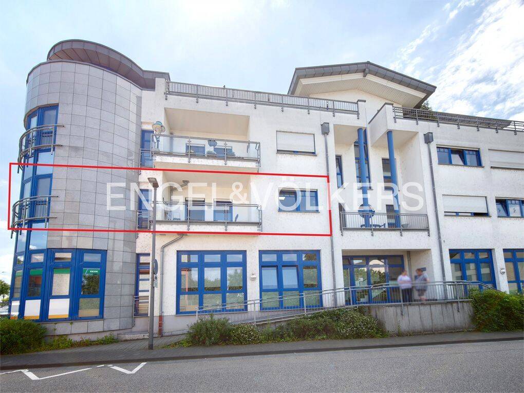 Moderne 3-Zi. Eigentumswohnung mit Balkon und Aufzug in zentraler Lage