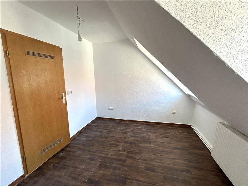 Renovierte 2 Zimmer Dachgeschosswohnung ab sofort! – Bremerhaven – Vorschaubild 5