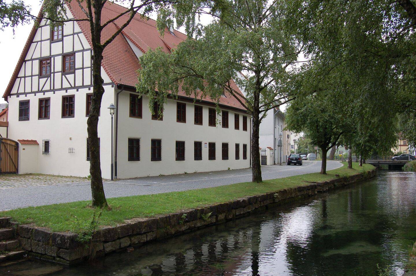 3er Frauen- WG- Wohnung im Alten Schulhaus an der Ach von 1515