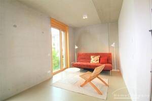 22540 HomeCompany Dresden Möbliert/Furnished großzügiges Architektenstudio mit Balkon und Blick ins Grüne max. 2 Personen – 1127 Dresden – Vorschaubild 2