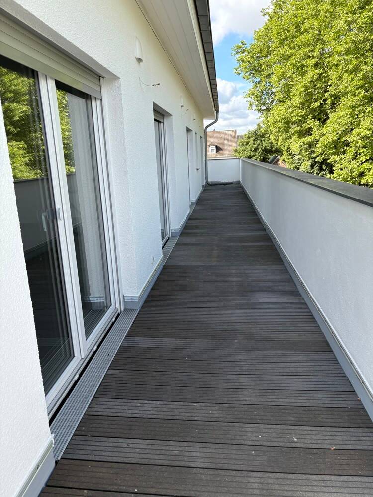 Großzügige Penthousewohnung mit umlaufender Terrasse zu vermieten!