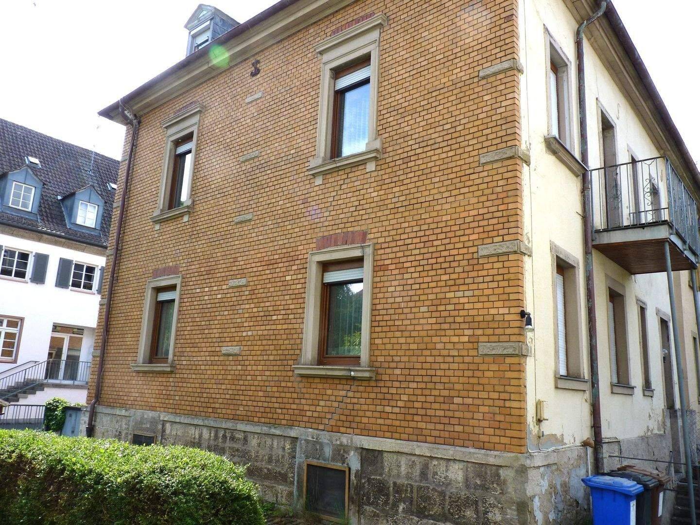 Doppelhaushälfte mit 3 Wohnungen, kleiner Gartenbereich, Hof und Scheune in Heidingsfeld – Würzburg – Vorschaubild 3