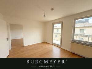 HAGEN-NNENSTADT: Zentral wohnen am Theater - modernisierte 2-Zimmer-Wohnung mit Balkon