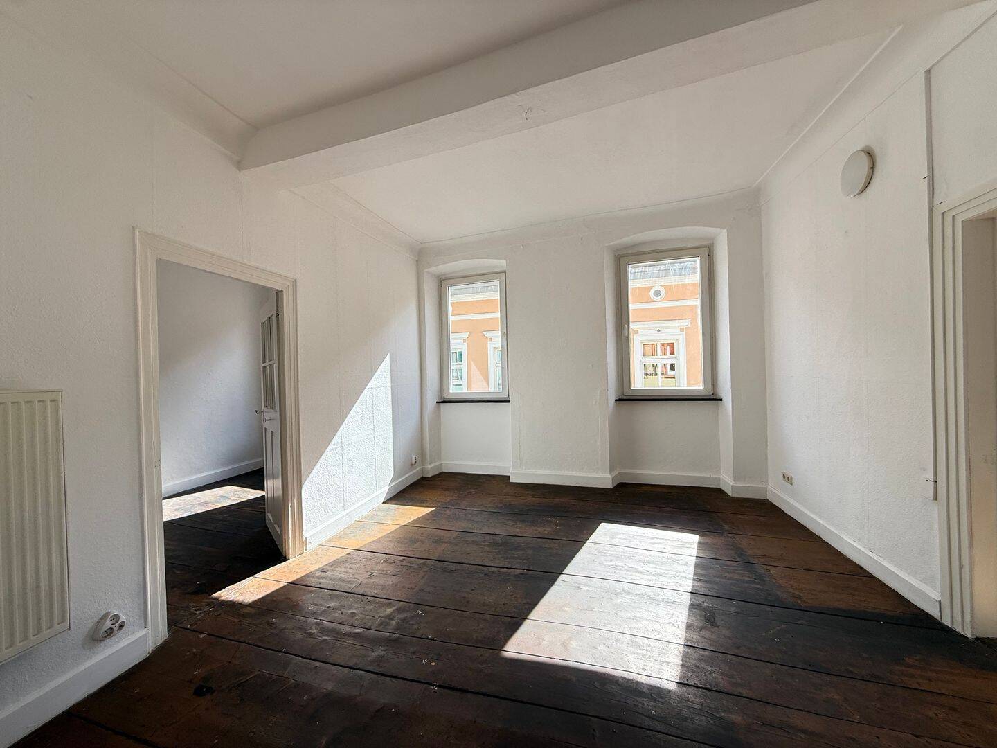 Stadthaus von 1832 im historischen Stadtkern von Wolfstein – Wolfstein – Vorschaubild 3