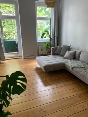6 Monate: 3 Zimmer sanierter Albau mit Balkon im Winskiez – 10405 Berlin – Vorschaubild 1