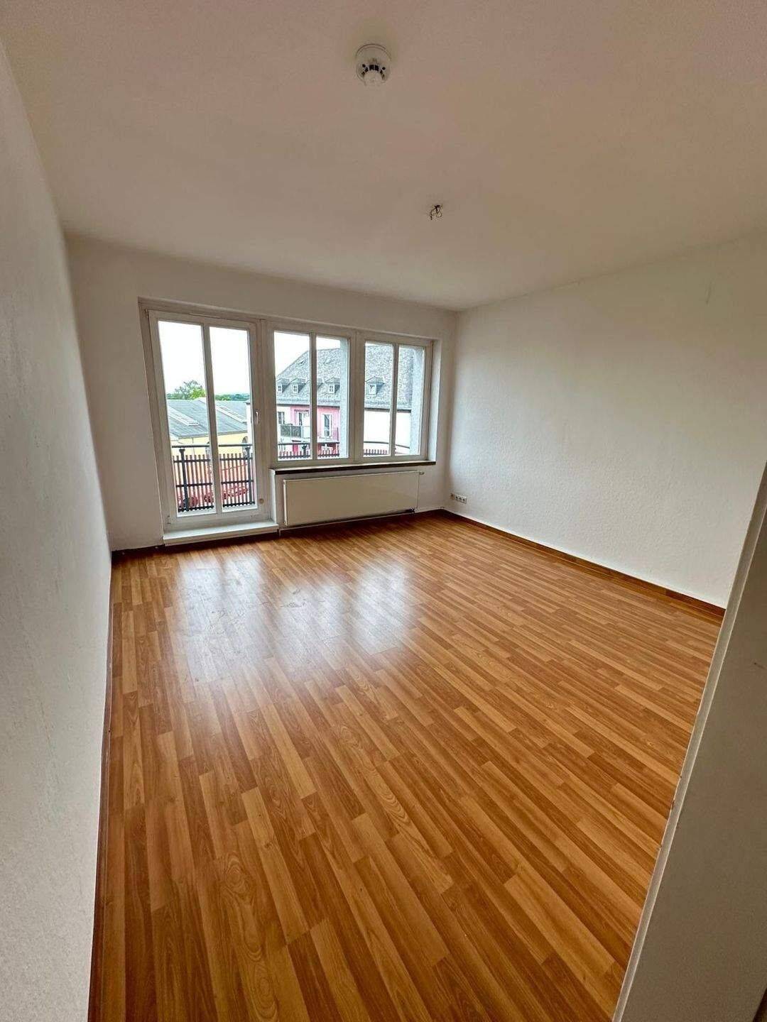 2 Raum mit Balkon in zentraler Lage zum Einzug bereit – Chemnitz – Vorschaubild 6
