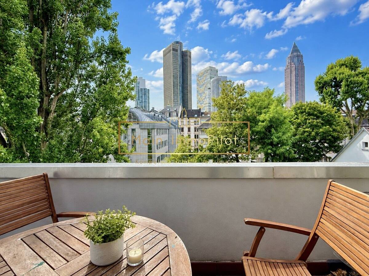 Großzügige 3-Zimmer-Wohnung mit Sonnenbalkon und Skylineblick im beliebten Frankfurter Westend – 60325 Frankfurt am Main – Bild 1 von 9