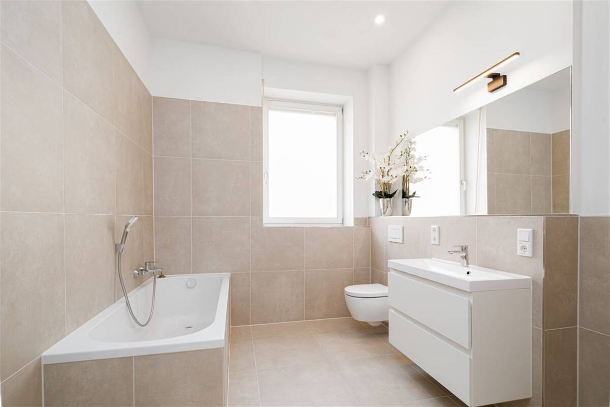 RESERVIERT ! Wunderschöne 5-Zimmer Erdgeschosswohnung mit Terrasse | Garage – 90763 Fürth – Bild 1 von 9