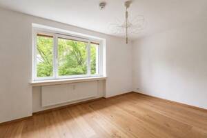Moderne 3-Zimmerwohnung mit Südwestbalkon und Blick in den begrünten Garten – 22529 Hamburg – Vorschaubild 7