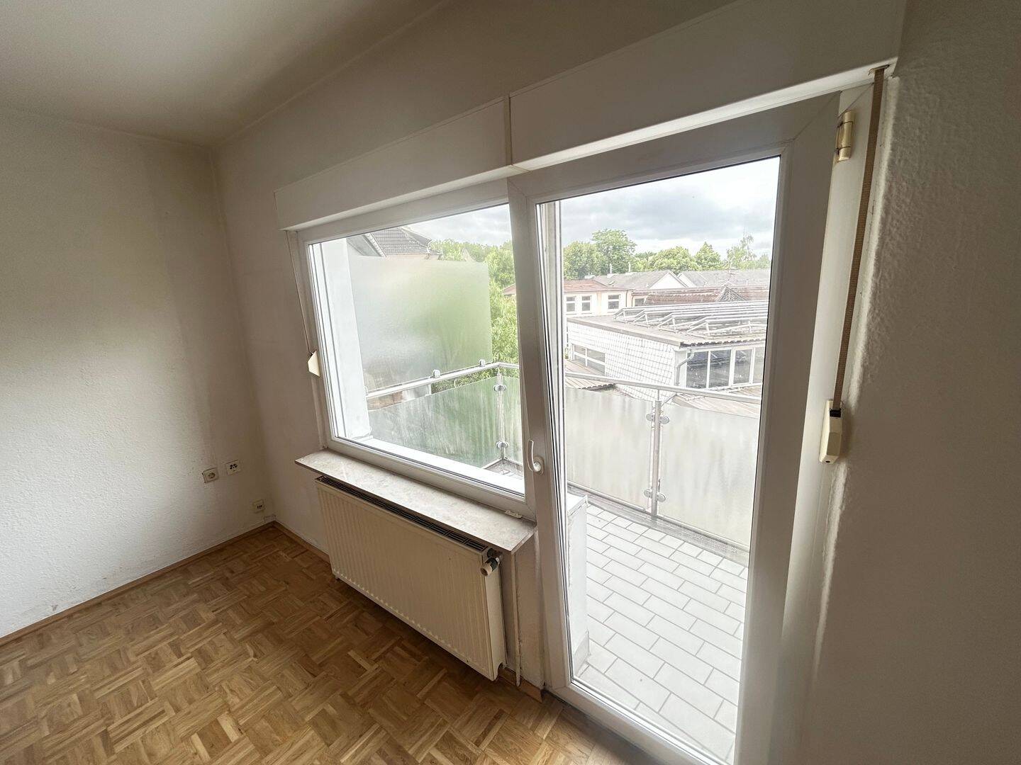 Gepflegte 2,5-Zimmer-Wohnung mit Balkon, Einbauküche, Echtholzparkett und neuer Gastherme in Dortmund – Dortmund – Vorschaubild 5