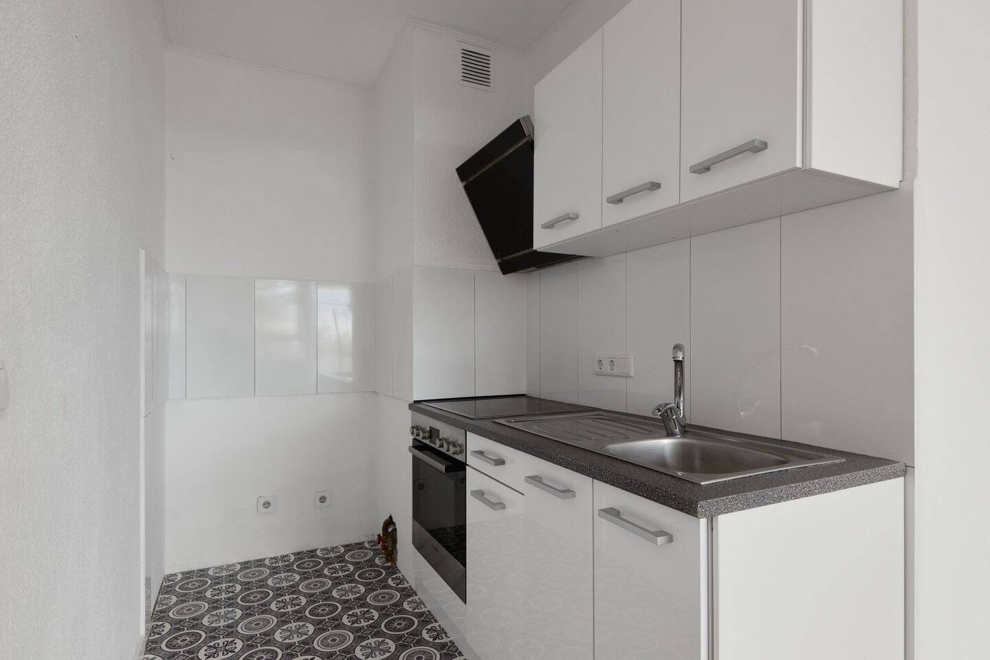 Ohne Käuferprovision! Renovierte & bezugsfertige Eigentumswohnung mit Südbalkon, Aufzug & Stellplatz – Bremen – Vorschaubild 5