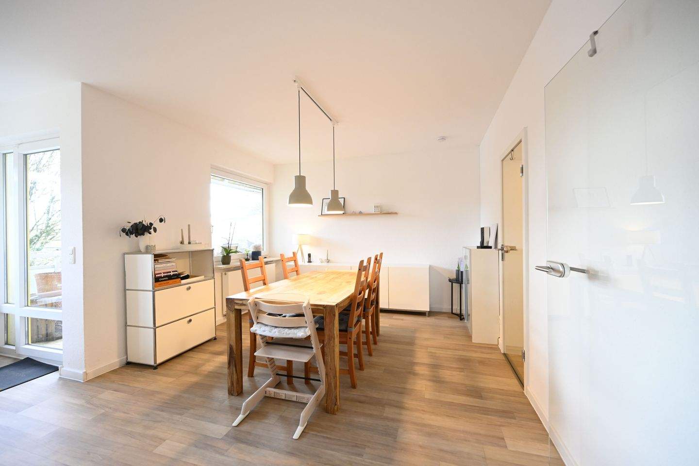 Seniorenfreundliche, wunderschöne, hochwertig sanierte 3-Raum-Wohnung mit begehbarer Dusche, Gäste-WC, Sonnenbalkon, Stellplatz – Essen – Vorschaubild 3