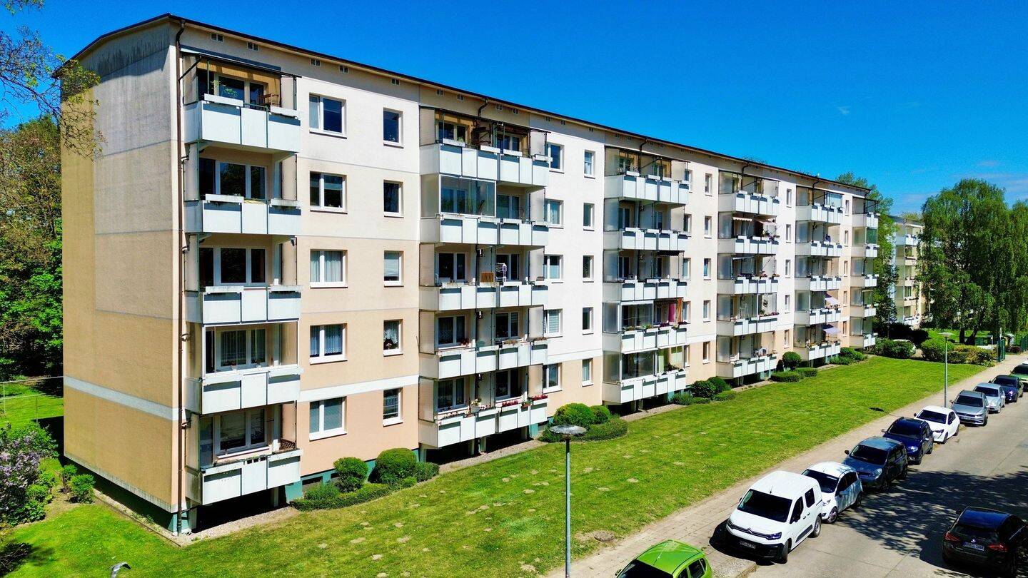 Attraktive ca. 60 m² 3-Zimmer-Wohnung mit Südbalkon in der Rostocker Südstadt!
