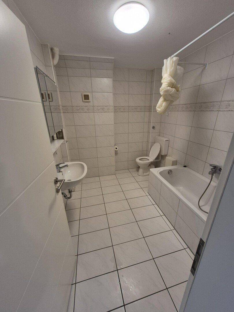 Sanierte 2 Zimmer Wohnung in Innenstadtnähe – Pforzheim – Vorschaubild 3