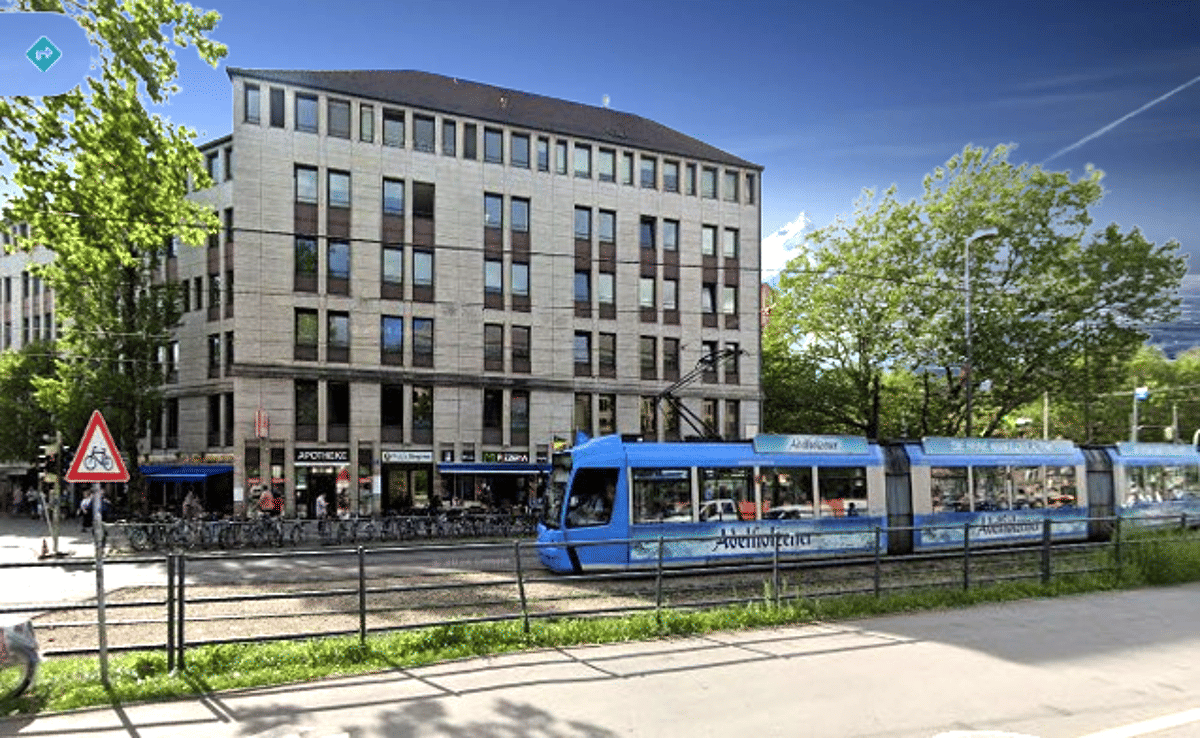 *Anleger: 10%iger Grundstücksanteil (mit 4.500 qm Gebäudefläche) – 80336 München – Bild 1 von 7