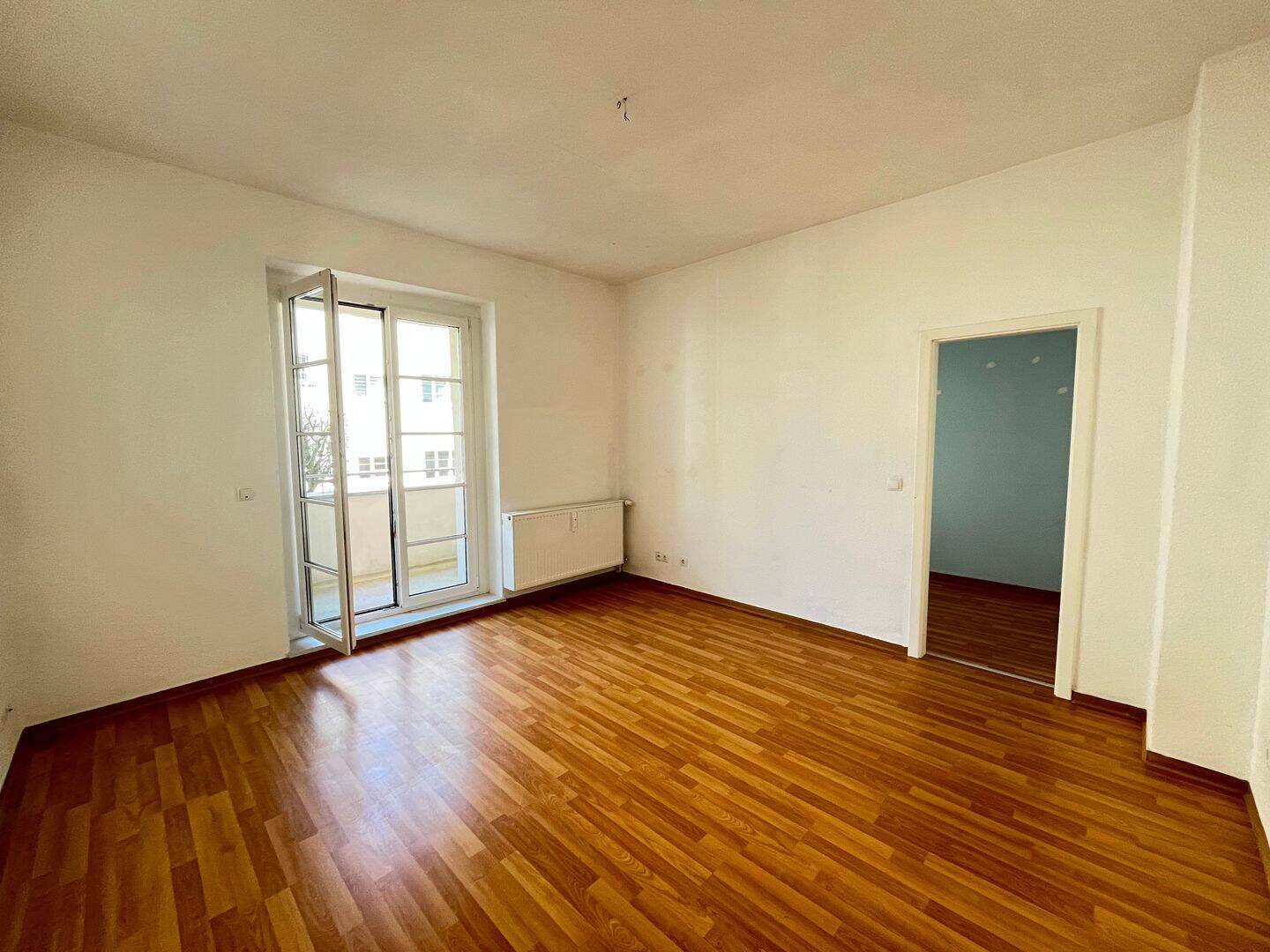 Moderne 3-Zimmer-Wohnung mit Balkon in Chemnitz Bernsdorf – Chemnitz – Vorschaubild 3