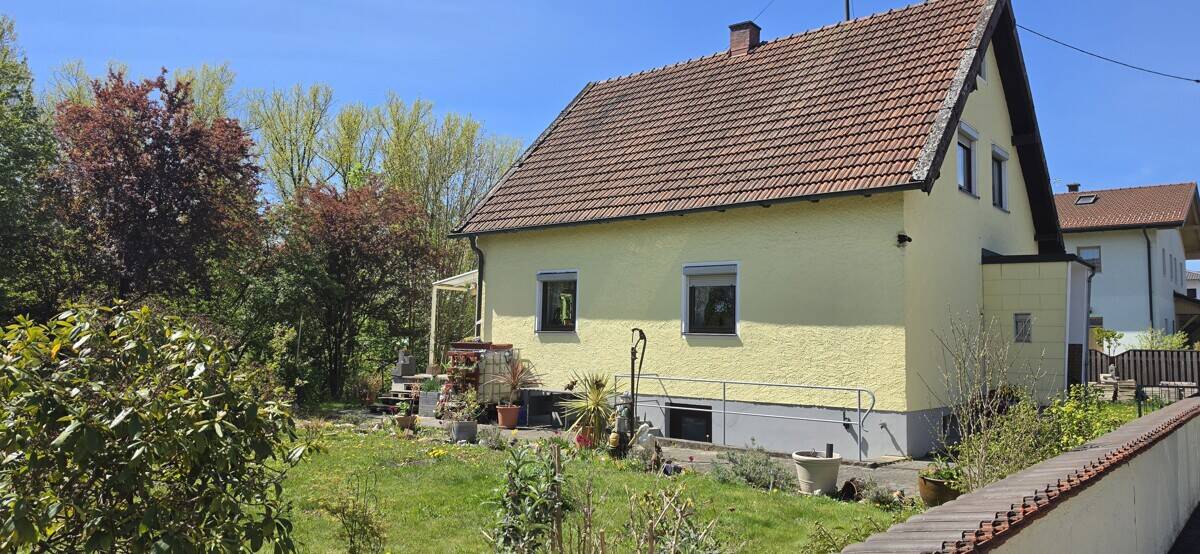 Vermietetes Einfamilienhaus in hervorragender Lage von Ampfing – Ampfing – Bild 1 von 9