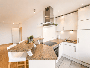 18. Stock - Westausrichtung - Alpenblick - Eine Wohnung mit Seltenheitswert – 81477 München – Vorschaubild 3