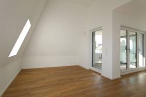 ** Helle 4 Zimmer mit Kochinsel und Loggia in ruhiger Seitenstraße ** – 4179 Leipzig – Vorschaubild 3