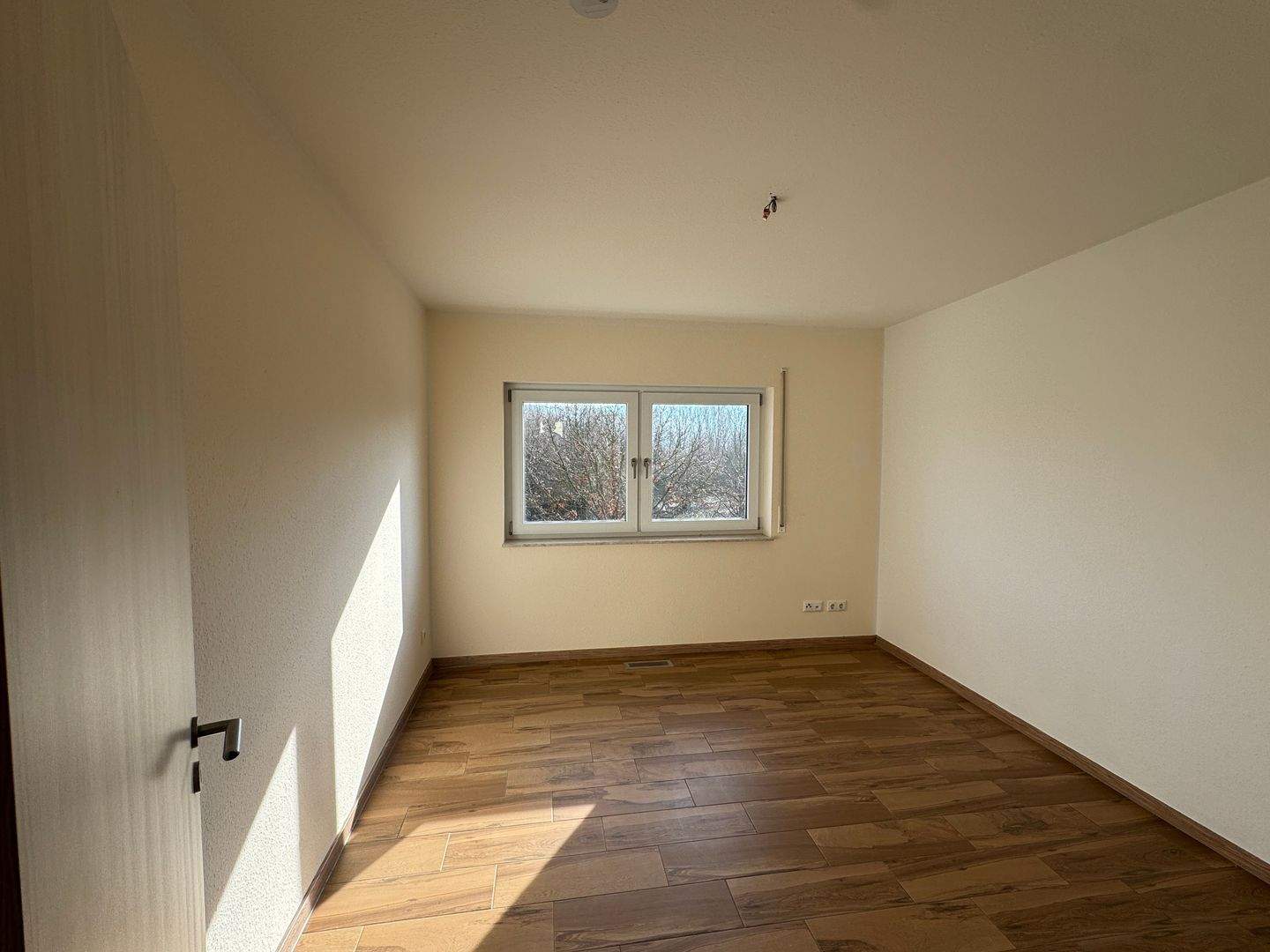 Einziehen und wohlfühlen - sofort bezugsfreies Reihenmittelhaus in familienfreundlicher Lage in Jena – Jena – Vorschaubild 5
