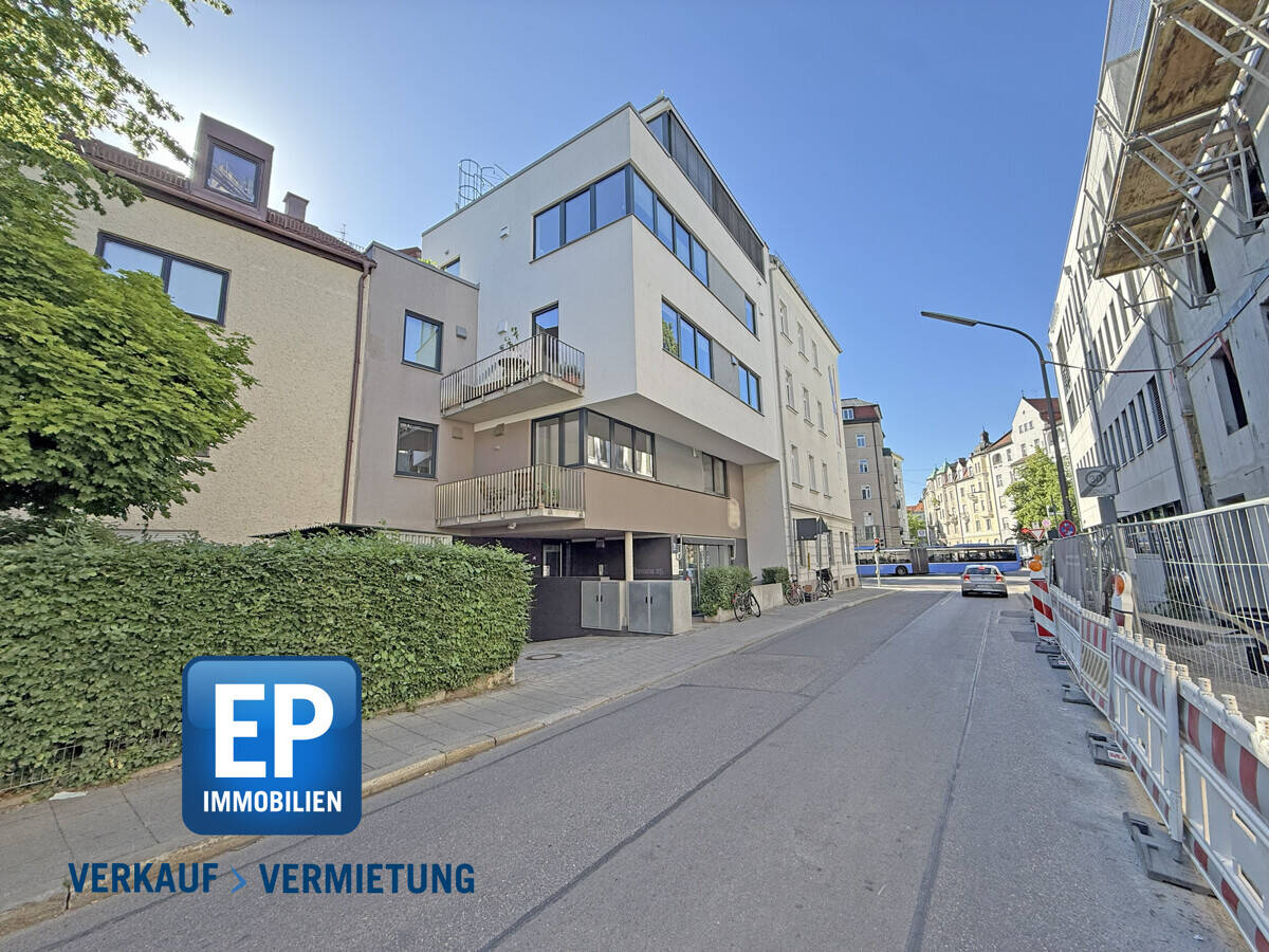 Nähe Theresienwiese - Moderne Maisonette mit 2 Balkonen, Terrasse & Lift direkt in die Wohnung