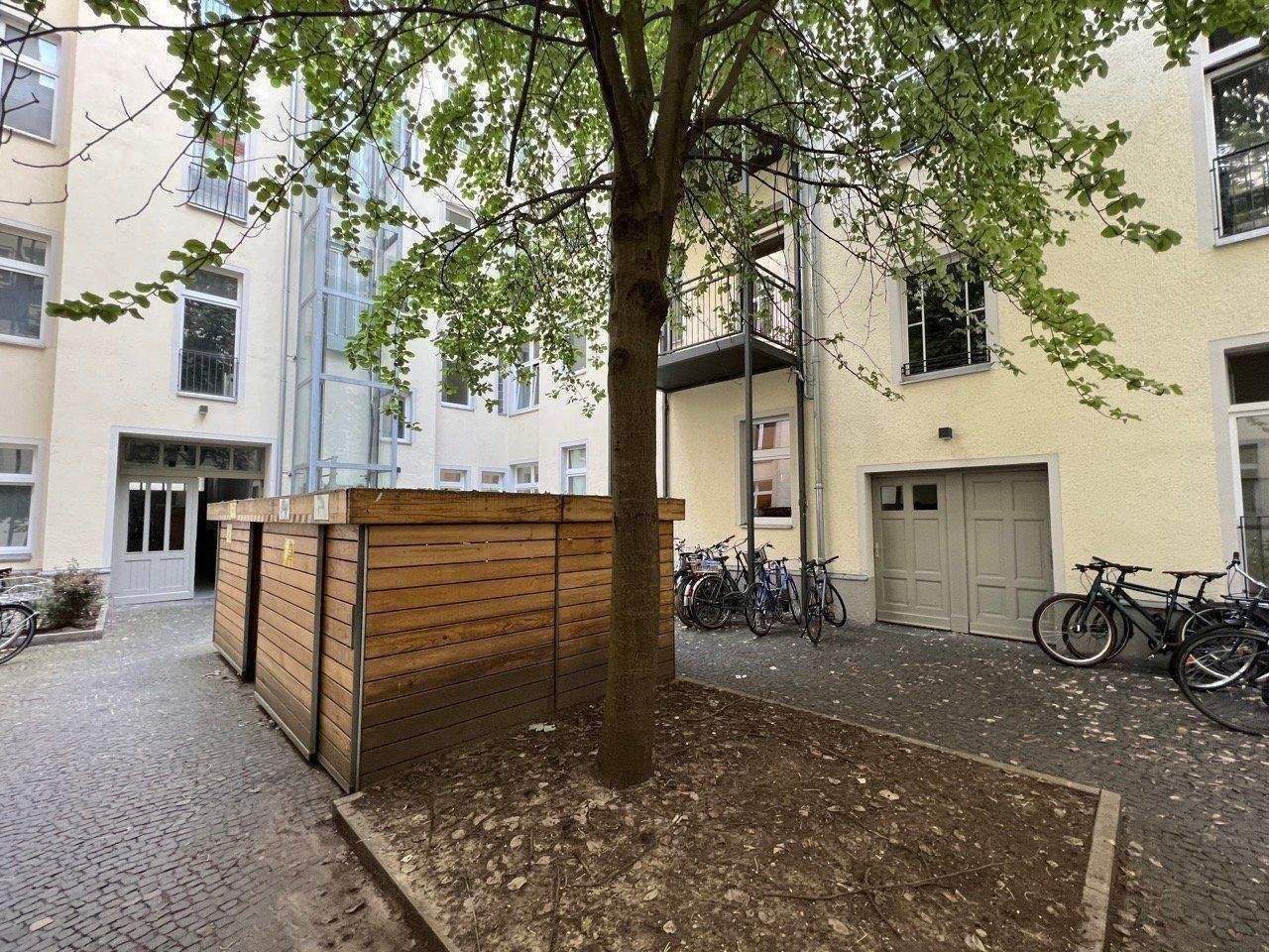 ATTRAKTIVER ALTBAU NÄHE VOLKSPARK FRIEDRICHSHAIN - IM SCHÖNEN BÖTZOWVIERTEL - ZUR ZEIT VERMIETET – Berlin – Vorschaubild 8