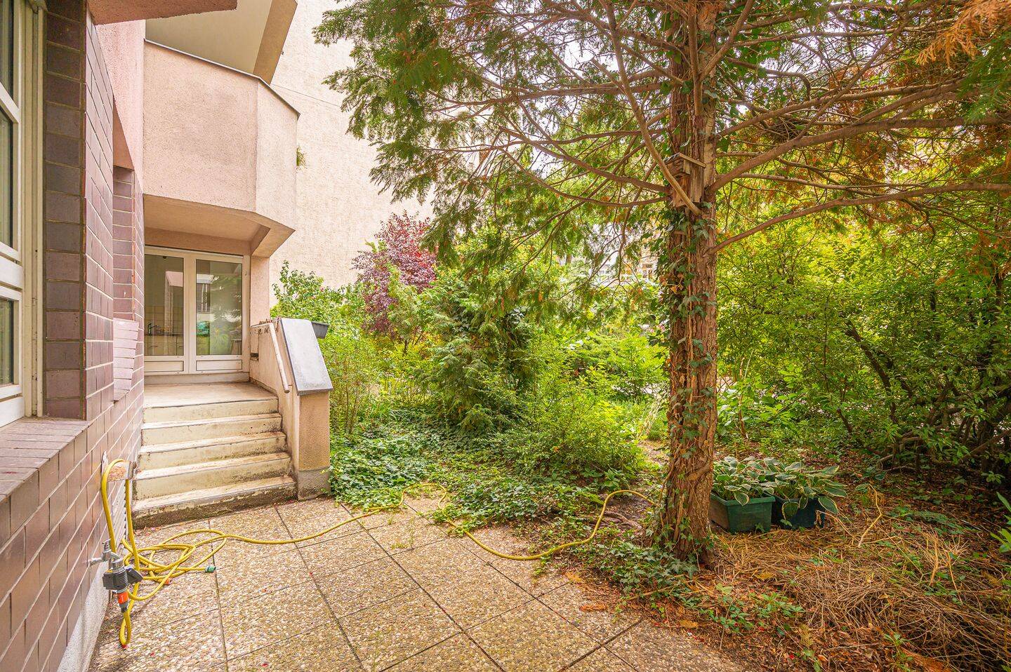 3-Zimmer-Erdgeschosswohnung mit Terrasse und Garten in Charlottenburg am Renaissance-Theater – Berlin – Vorschaubild 9
