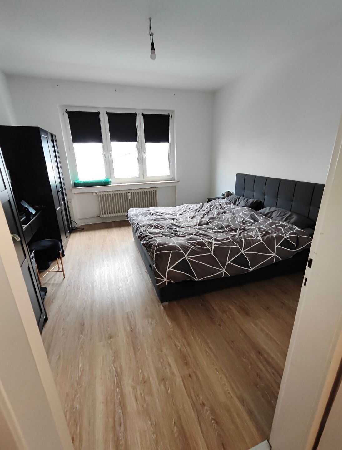 Großzügige & helle Loggia Wohnung auf der Königstraße ! – Krefeld – Vorschaubild 5