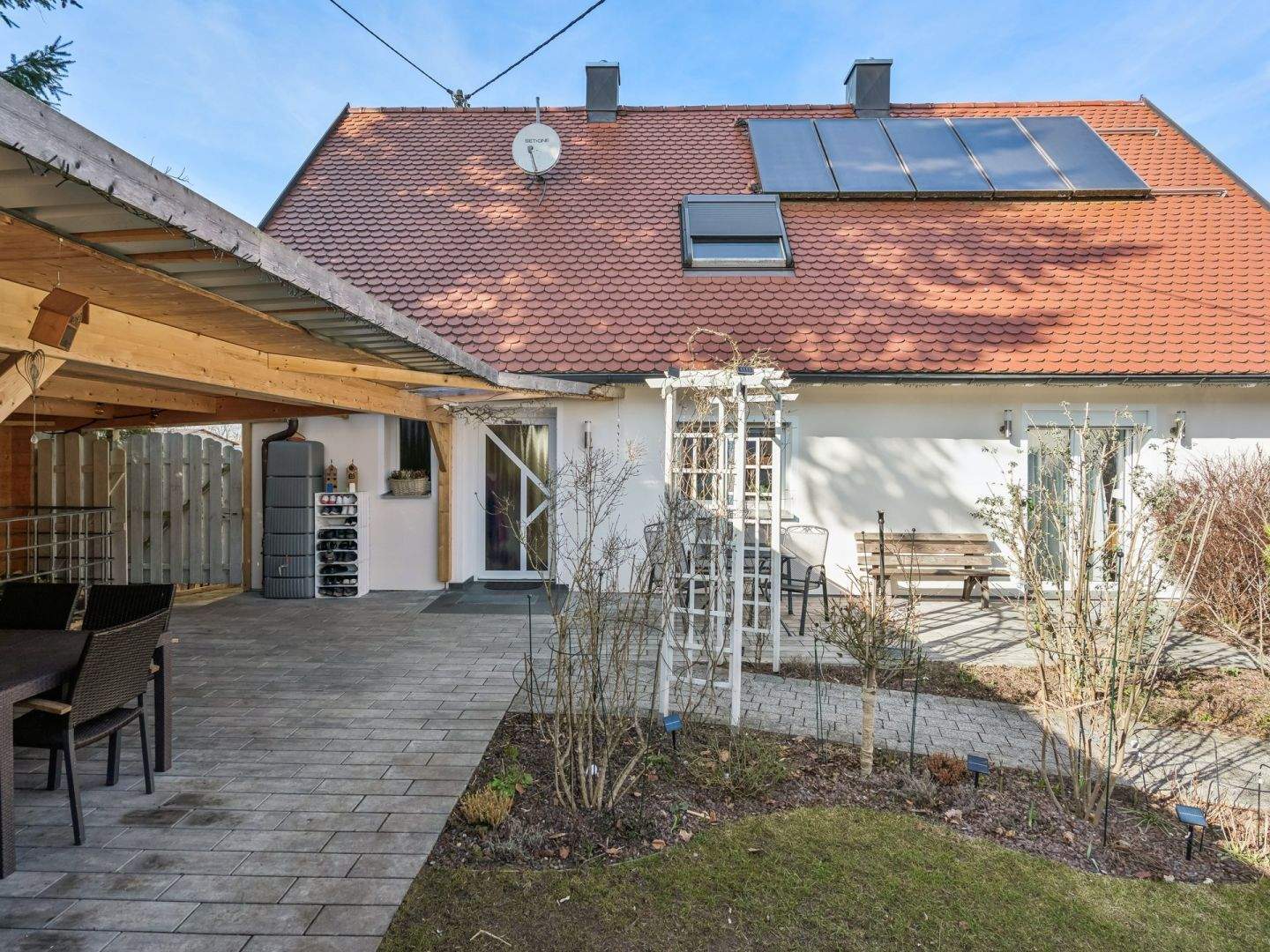 Kernsaniertes, großzügiges EFH in Langerringen, in unmittelbarer Nähe zu Schwabmünchen – Langerringen – Bild 1 von 9