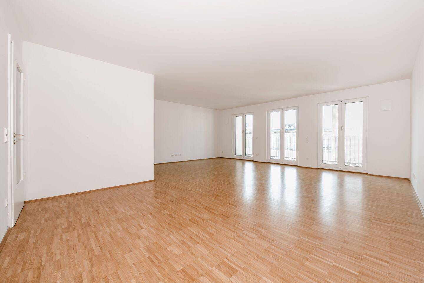 Große 3-Zimmer-Wohnung in Haidhausen! – München – Vorschaubild 2