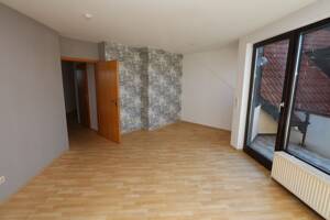 4 Zimmer - gepflegt, EBK, Balkon, 3.OG- von Privat – 90522 Oberasbach – Vorschaubild 3