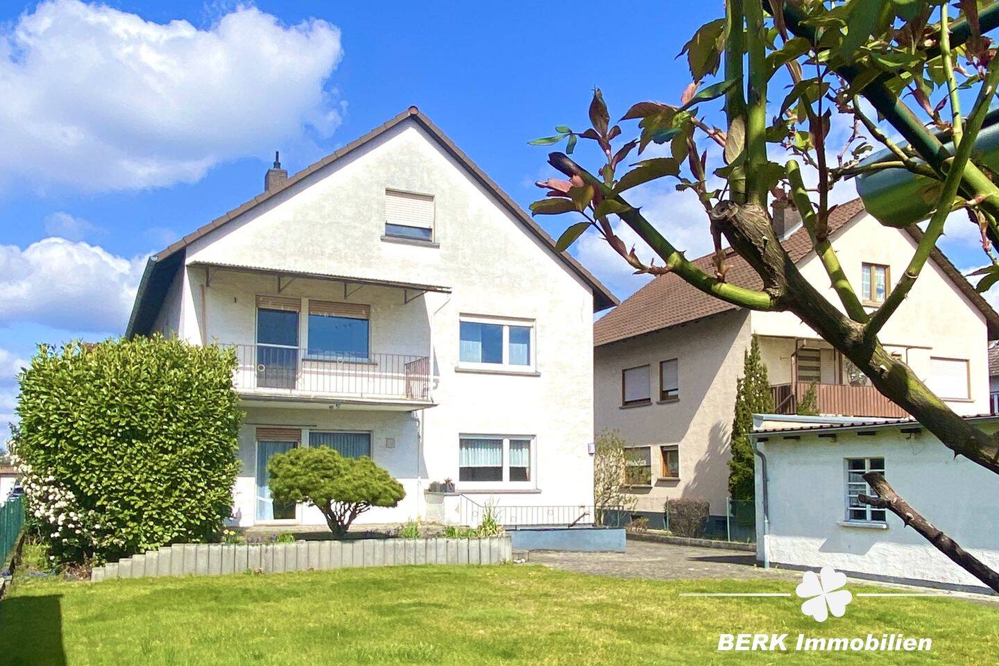 RESERVIERT - BERK Immobilien - Familienfreundliches Zweifamilienhaus mit sonnigem Grundstück und vielfältigsten Möglichkeiten – Mainhausen – Vorschaubild 2