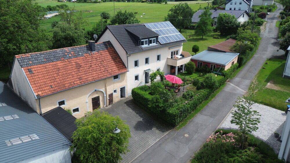 Charmantes Bauernhaus mit Scheune und großem Grundstück. Bitburg nur 10min.