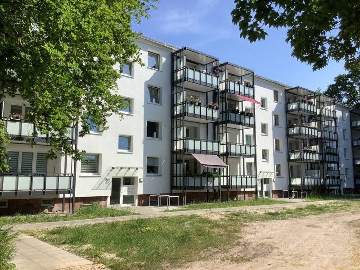 Lichtdurchflutete 3-Zimmer-Wohnung mit Traumbalkon – 28237 Bremen – Bild 1 von 6