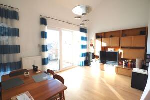 Attraktive, moderne und helle 3- Zimmer-Seniorenwohnung mit Dachterrasse in Fürth-Süd