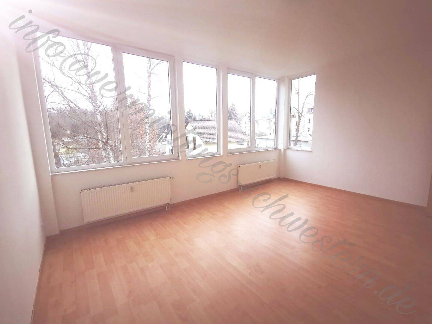 3 Zimmer- besonderes geschnittene Altbauwohnung in ruhiger Lage mit viel Platz – Chemnitz – Vorschaubild 9